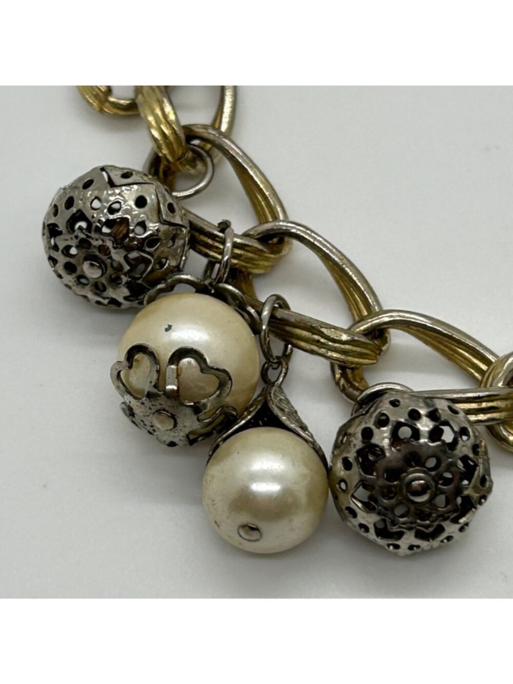 Vintage Gold Tone Double Link Bracelet With Faux Pearl & Filigree Charm Baubles - Picture 9 of 14